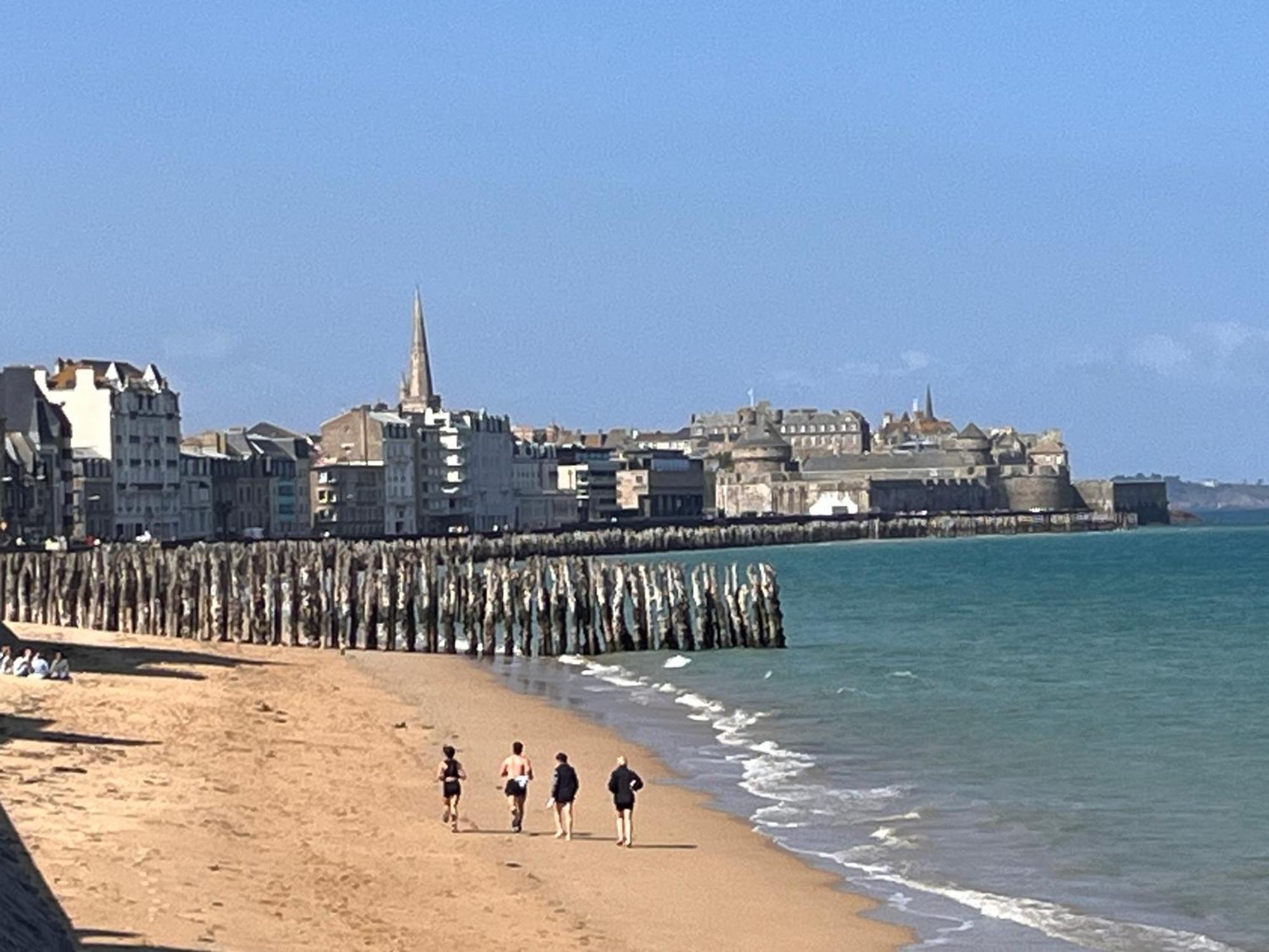 Le Cezembre, Au Pied De La Plage Сен-Мало Экстерьер фото